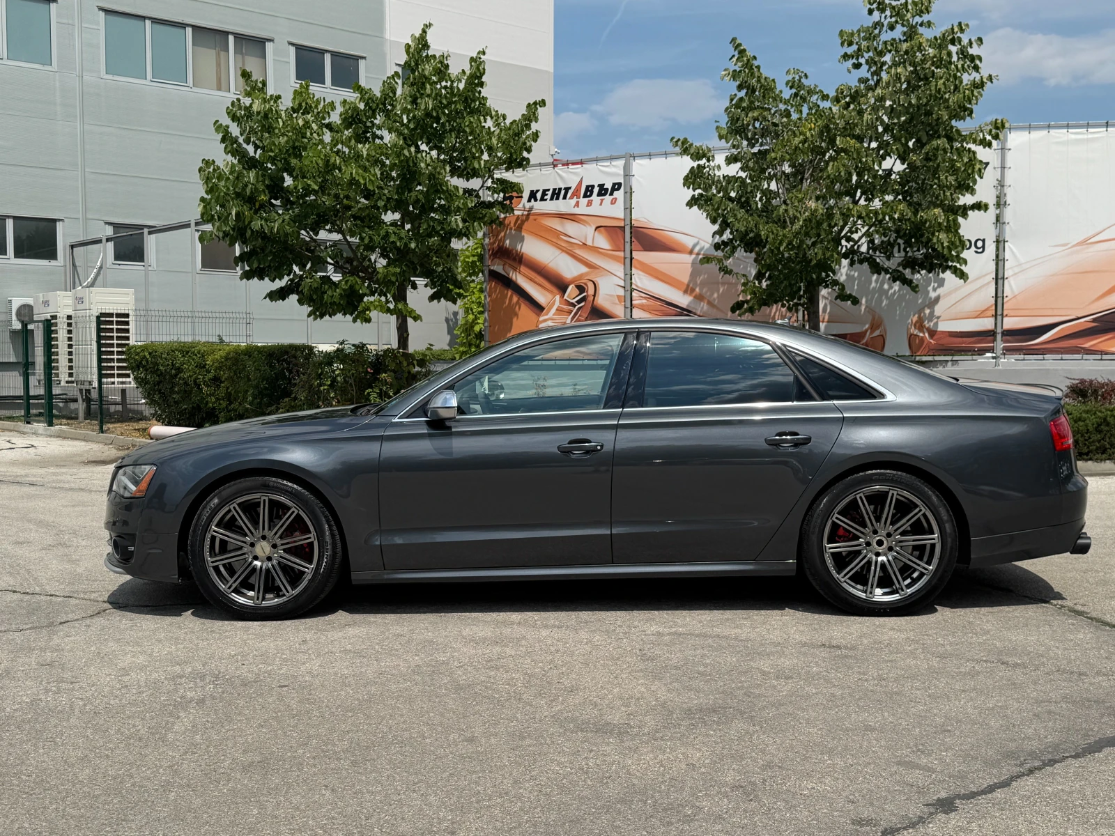 Audi S8 4.0i 520 к.с./ГАРАНЦИЯ, снимка 2 - Автомобили и джипове - 55330346