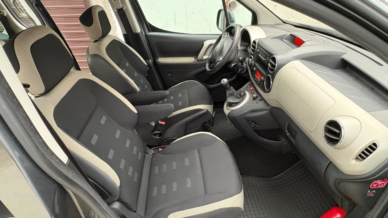 Citroen Berlingo 1.6 HDI  XTR, снимка 6 - Автомобили и джипове - 55474318