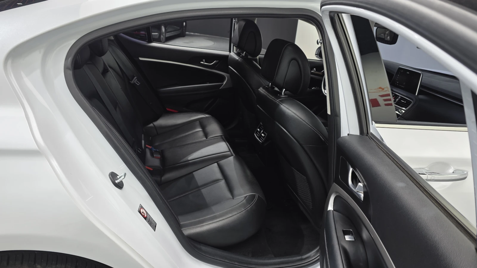Genesis G70 2.0* ПОДГРЕВ ВОЛАН* КРАЙНА ЦЕНА, снимка 12 - Автомобили и джипове - 55496101