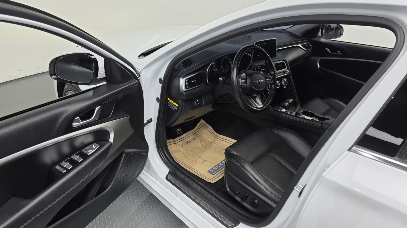 Genesis G70 2.0* ПОДГРЕВ ВОЛАН* КРАЙНА ЦЕНА, снимка 10 - Автомобили и джипове - 55496101