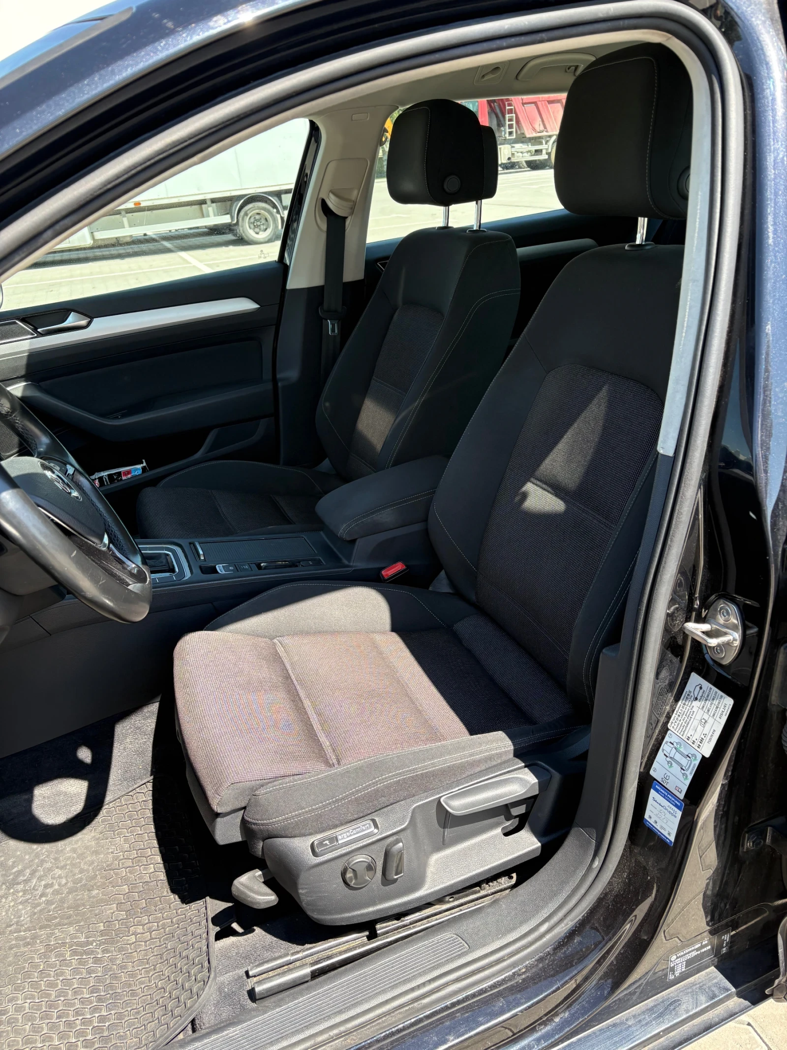 VW Passat, снимка 11 - Автомобили и джипове - 55737414