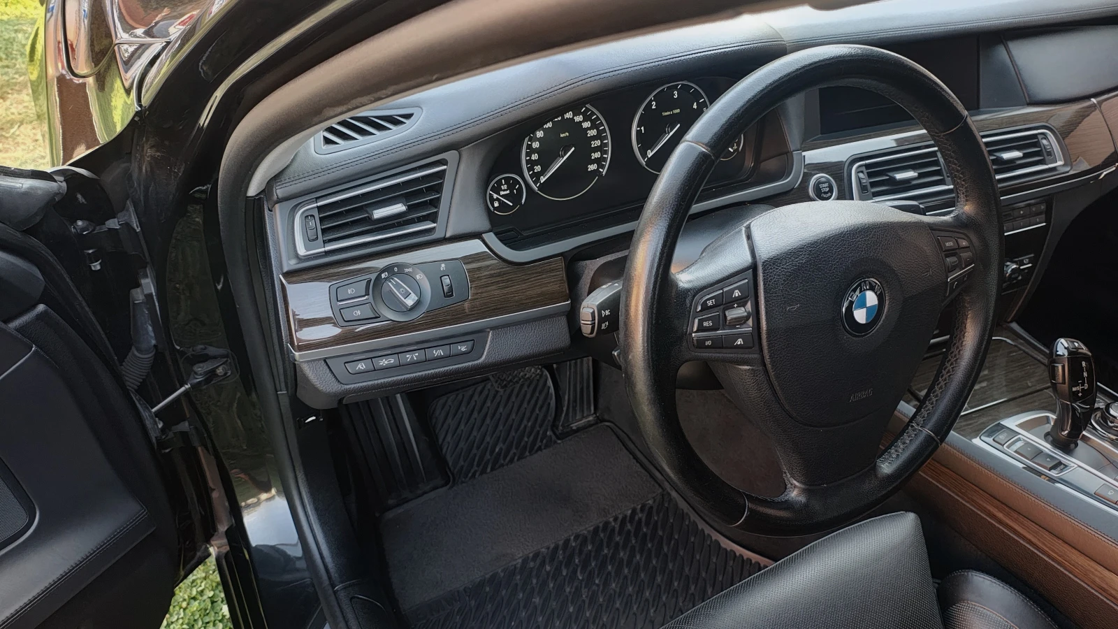 BMW 730 F02 REIHE, снимка 12 - Автомобили и джипове - 55775570