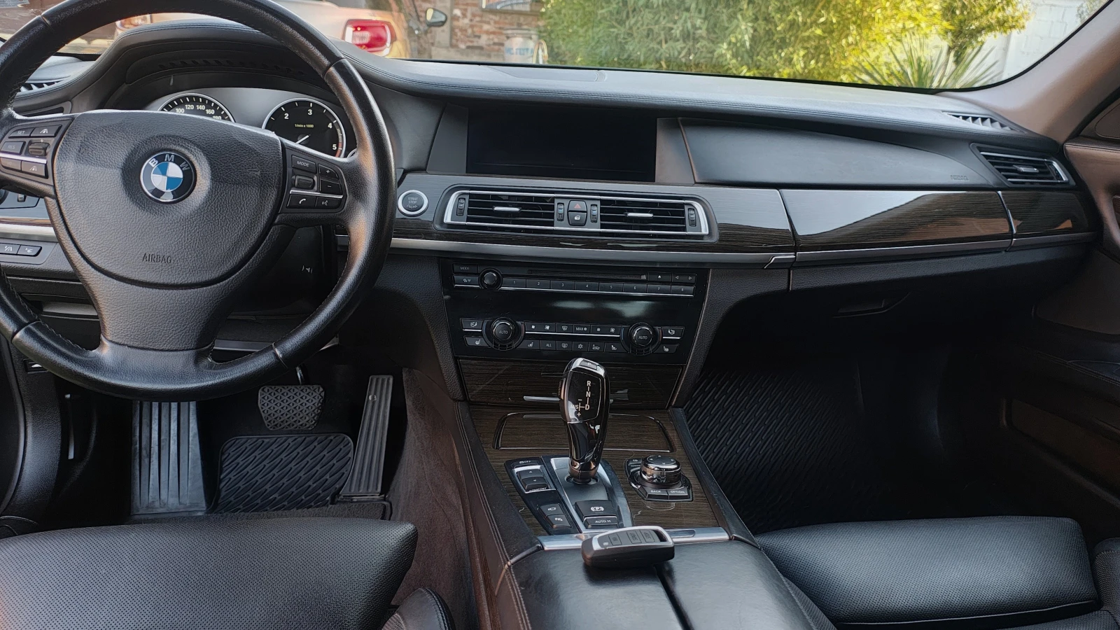 BMW 730 F02 REIHE, снимка 10 - Автомобили и джипове - 55775570