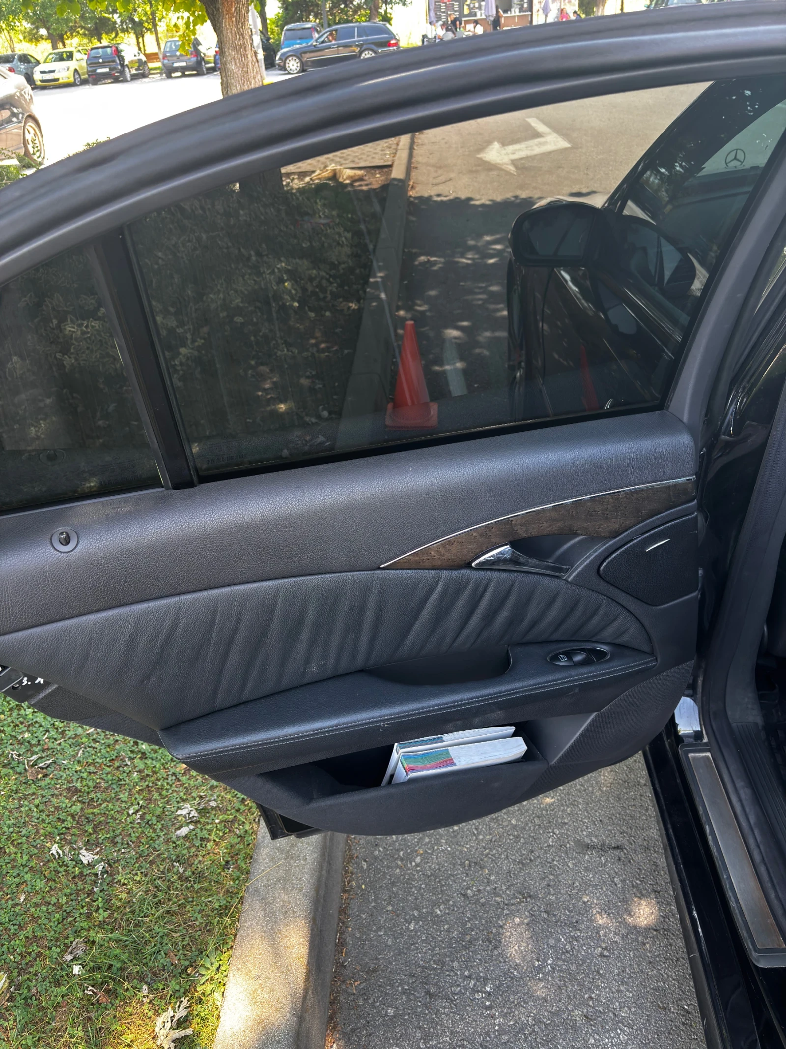 Mercedes-Benz E 320, снимка 6 - Автомобили и джипове - 55778602