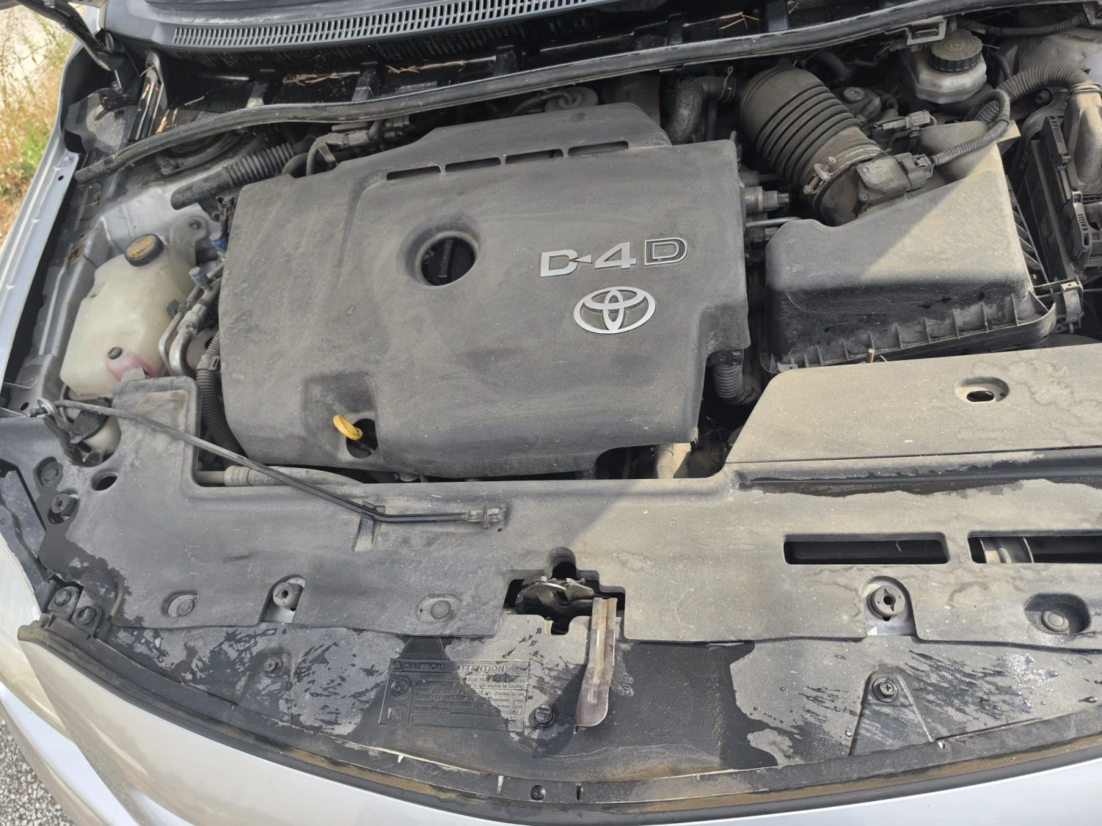 Toyota Corolla 2.0 D4D, снимка 10 - Автомобили и джипове - 55823293
