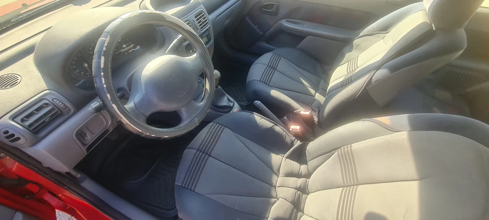 Renault Clio, снимка 7 - Автомобили и джипове - 56314557