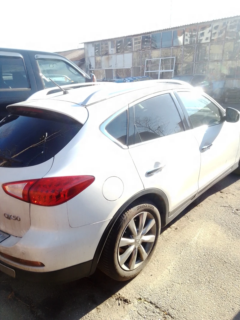 Infiniti QX50, снимка 2 - Автомобили и джипове - 48390721