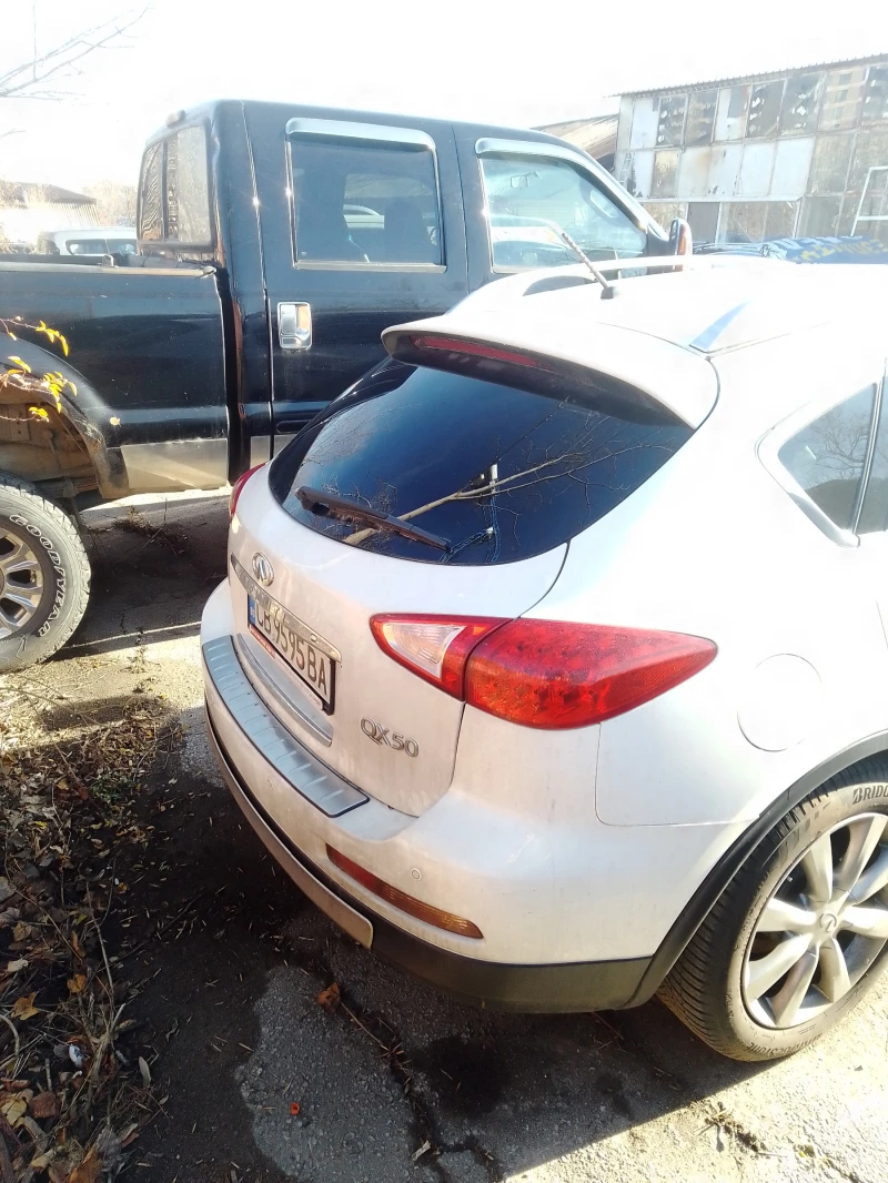 Infiniti QX50, снимка 3 - Автомобили и джипове - 48390721