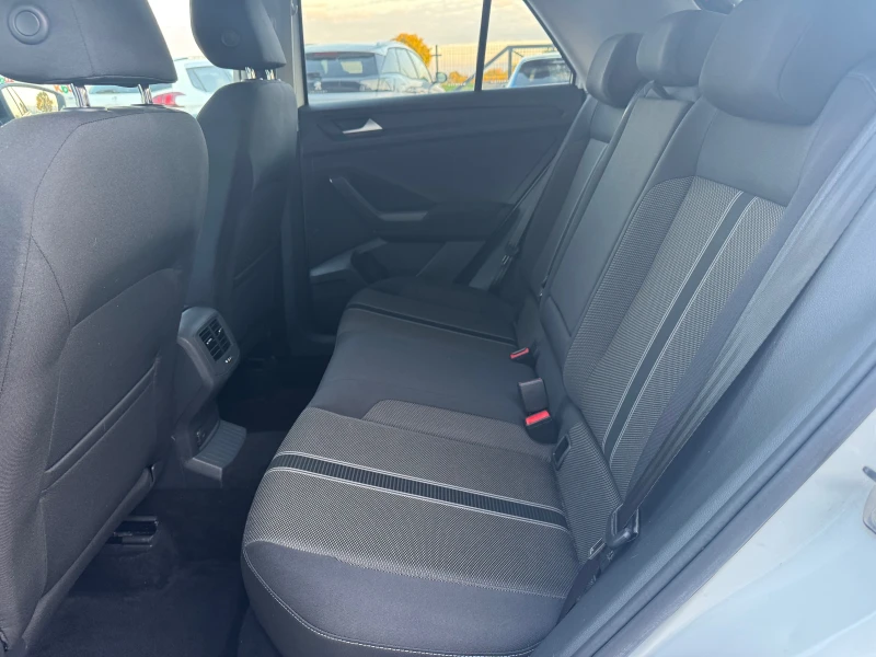 VW T-Roc T-Roc Lounge, снимка 13 - Автомобили и джипове - 52131768
