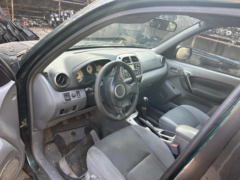 Toyota Rav4 2.0i, снимка 2 - Автомобили и джипове - 52462171
