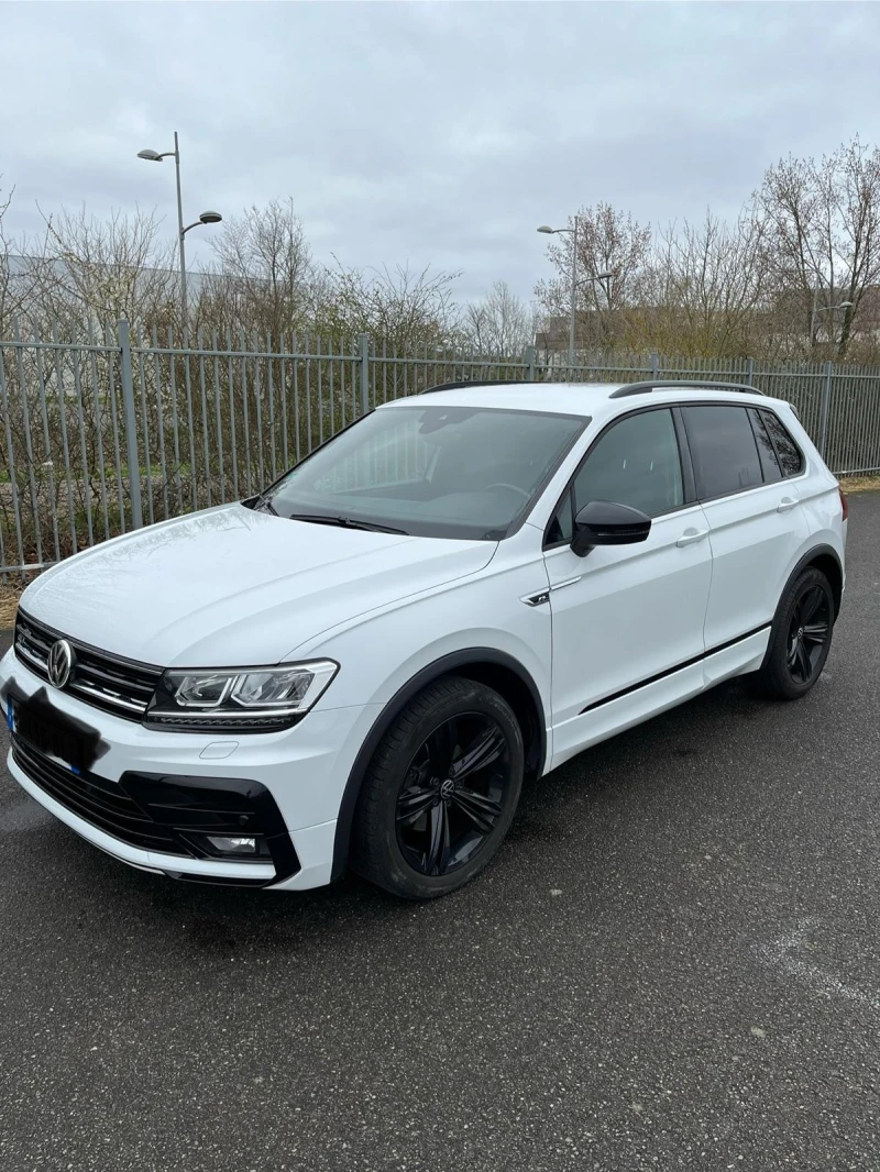 VW Tiguan Volkswagen tiguan black R-line