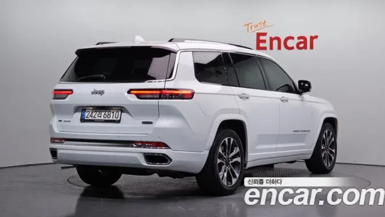 Jeep Grand cherokee OVERLAND | PANO | 2KEYS | , снимка 2 - Автомобили и джипове - 54398520