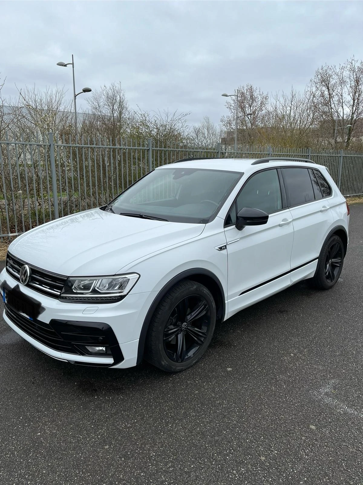 VW Tiguan Volkswagen tiguan black R-line | Mobile.bg � ����������� 1