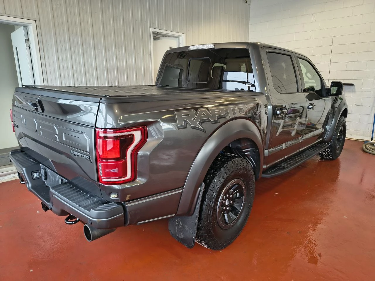 Ford Raptor BRAKE ASSIST* CAMERA* PANOSUNROOF*  - изображение 2