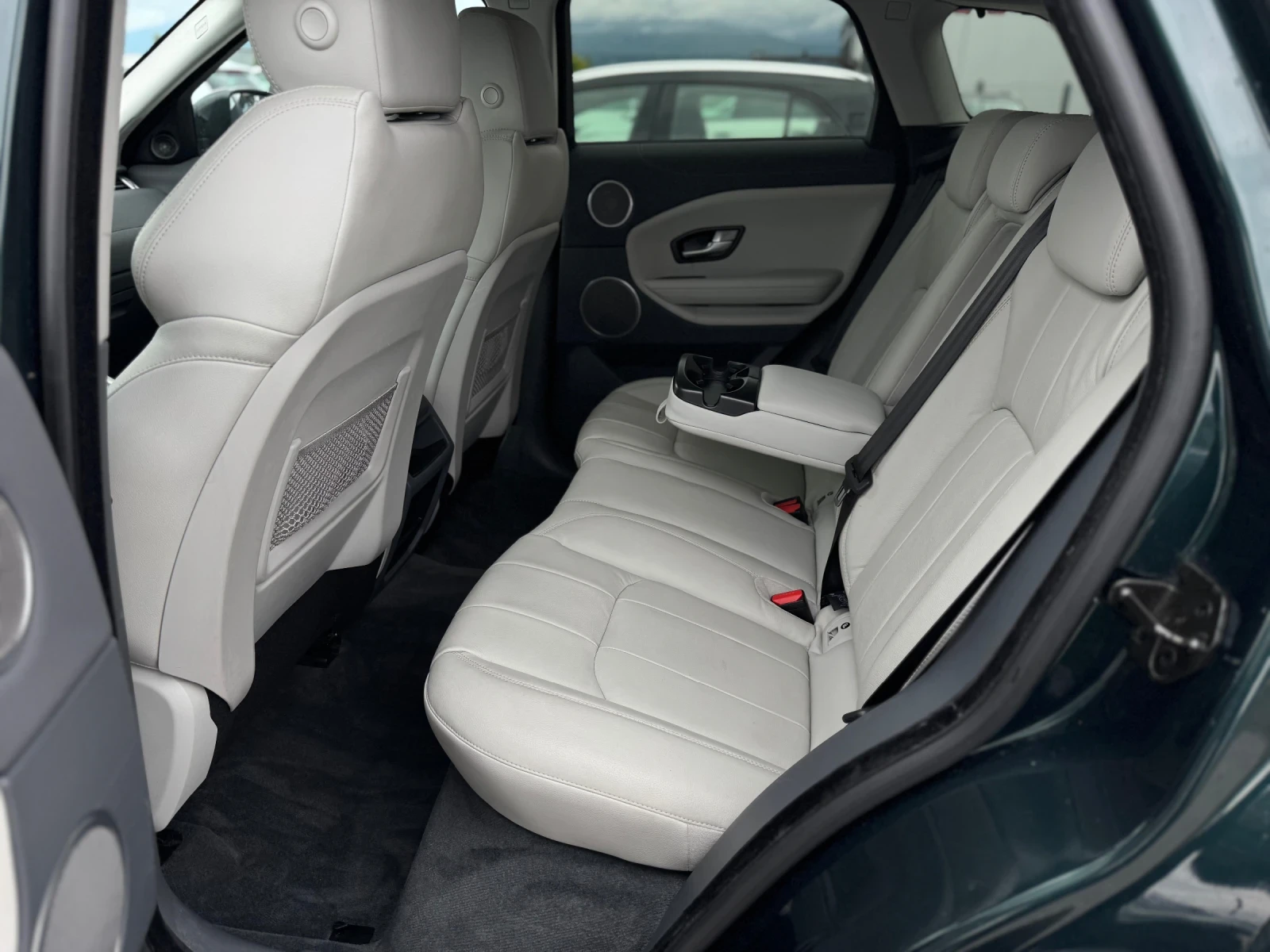 Land Rover Range Rover Evoque Facelift , снимка 11 - Автомобили и джипове - 54385126