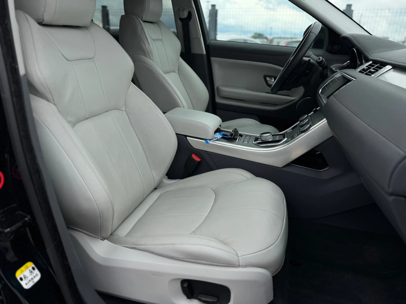 Land Rover Range Rover Evoque Facelift , снимка 14 - Автомобили и джипове - 54385126