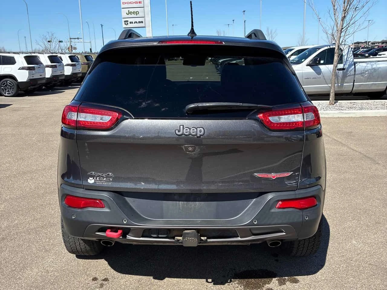 Jeep Cherokee * Trailhawk * PANO * КАМЕРА * ПОДГРЕВ * NAVI, снимка 4 - Автомобили и джипове - 54457021