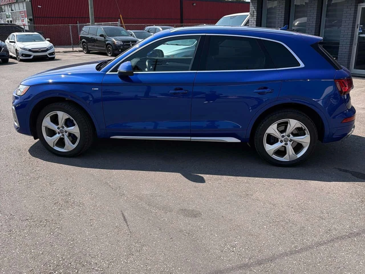 Audi Q5 * Progressiv * CARFAX * БЕЗ ПЪРВОНАЧАЛНА ВНОСКА, снимка 3 - Автомобили и джипове - 56168820
