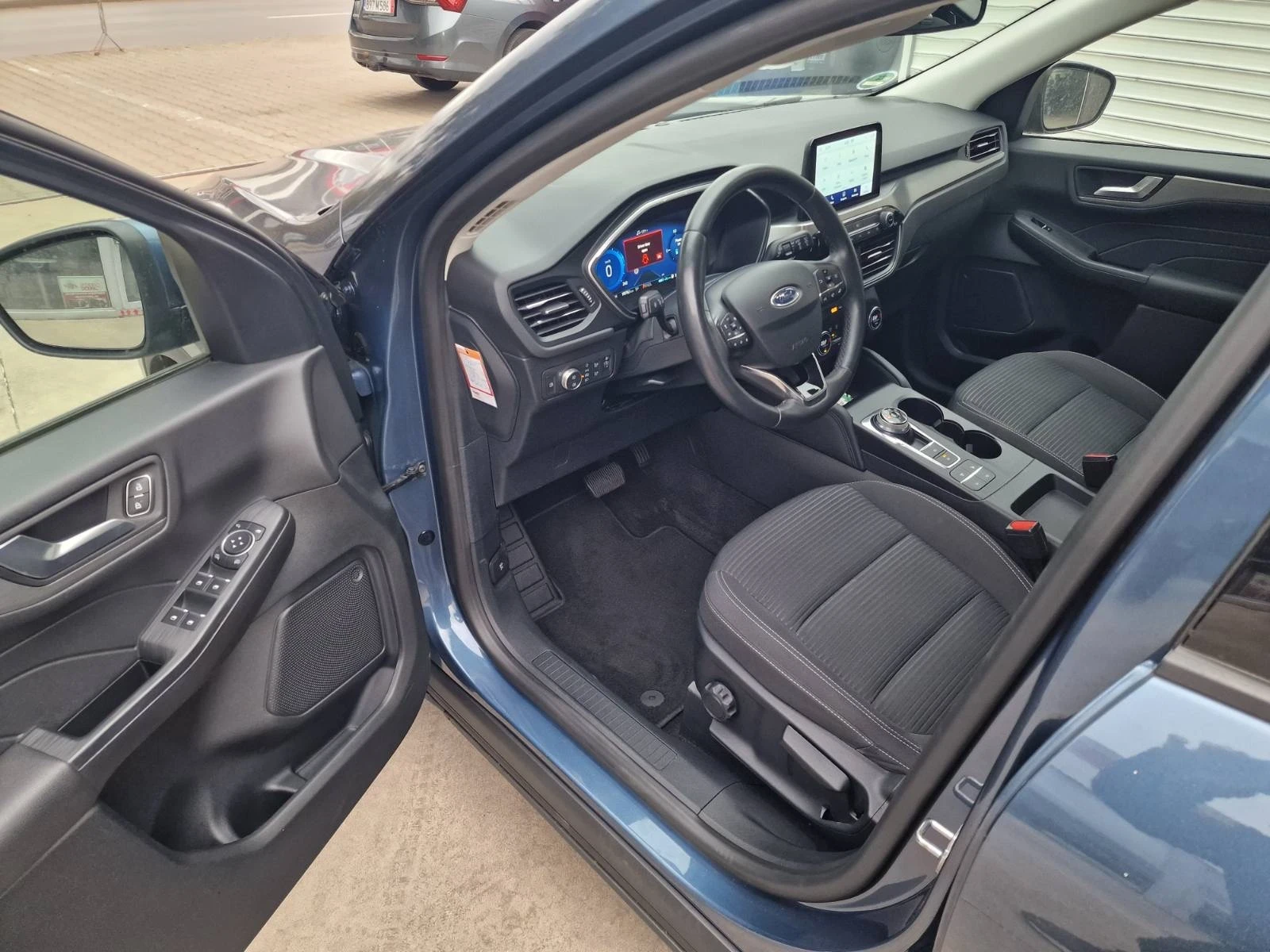 Ford Kuga Plug in hybrid, снимка 9 - Автомобили и джипове - 56727759