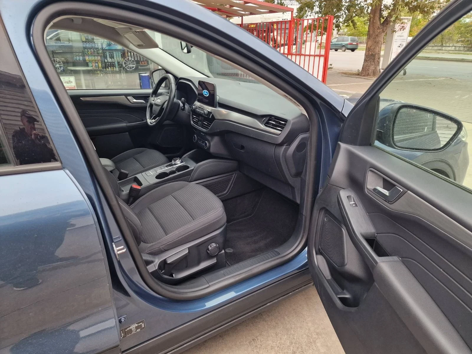 Ford Kuga Plug in hybrid, снимка 11 - Автомобили и джипове - 56727759