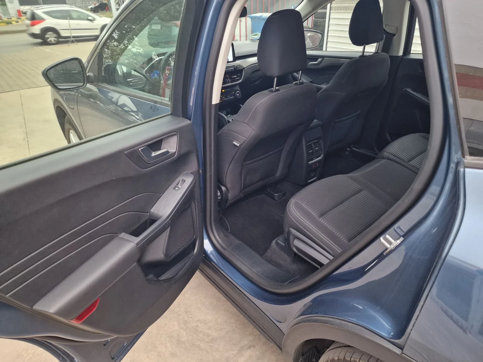 Ford Kuga Plug in hybrid, снимка 10 - Автомобили и джипове - 56727759
