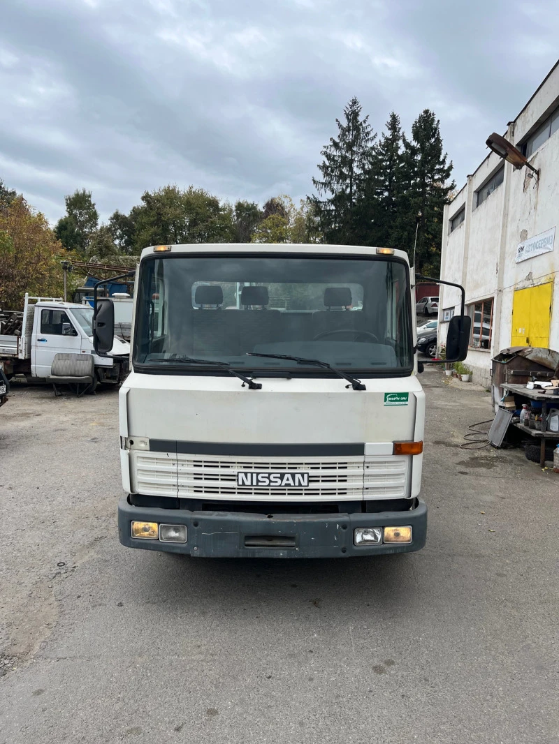 Nissan L35 Бордови с КРАН, снимка 1 - Бусове и автобуси - 46743543