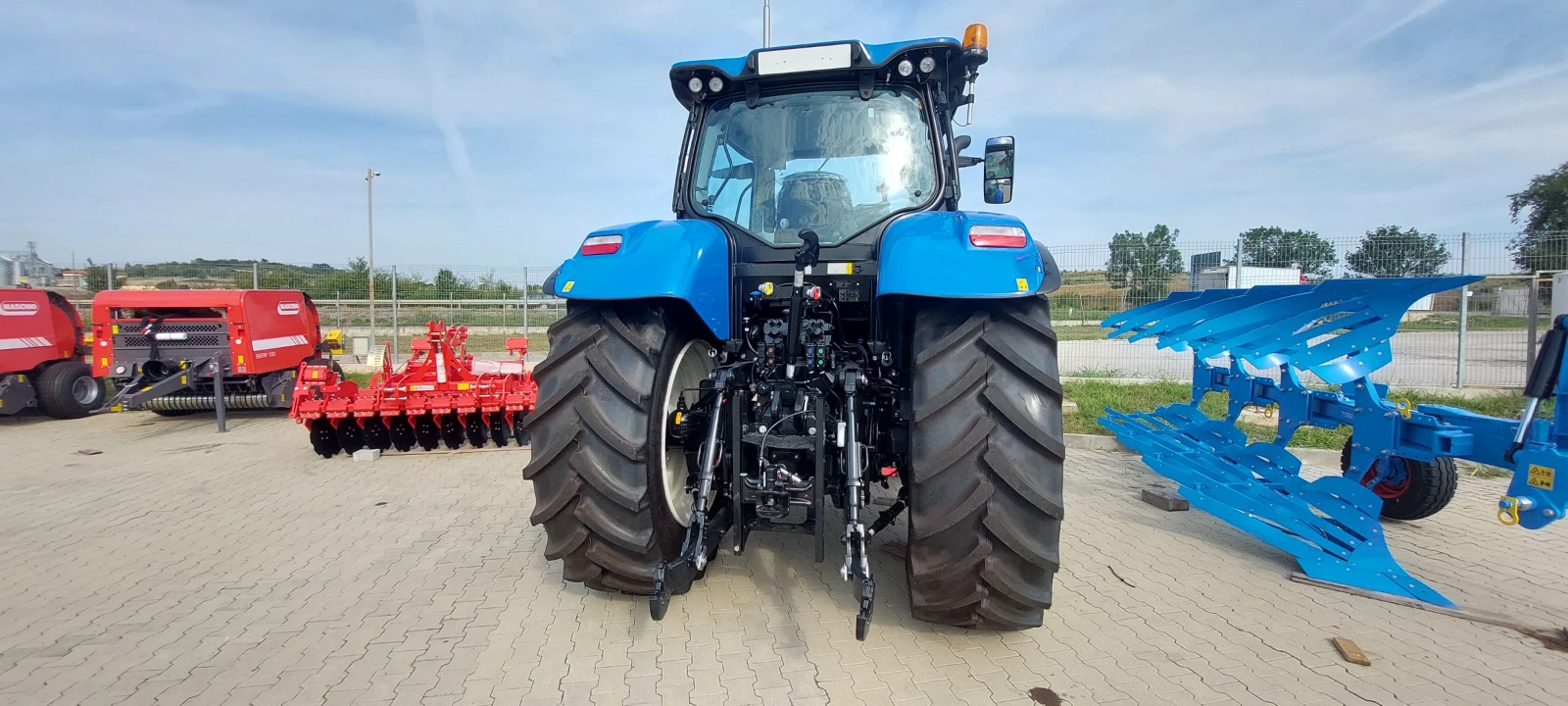 Трактор New Holland T7.215S - изображение 3