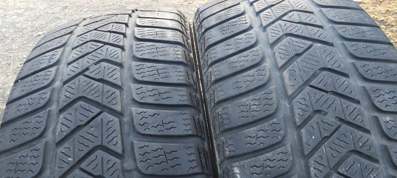 Гуми Зимни 205/50R17, снимка 2 - Гуми и джанти - 31148387