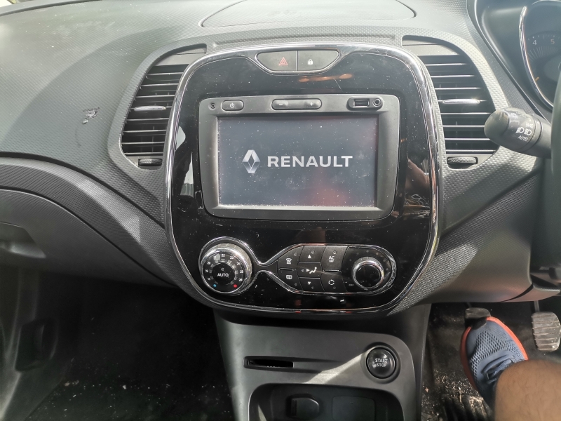 Renault Captur 1.5 дизел, снимка 10 - Автомобили и джипове - 37902839