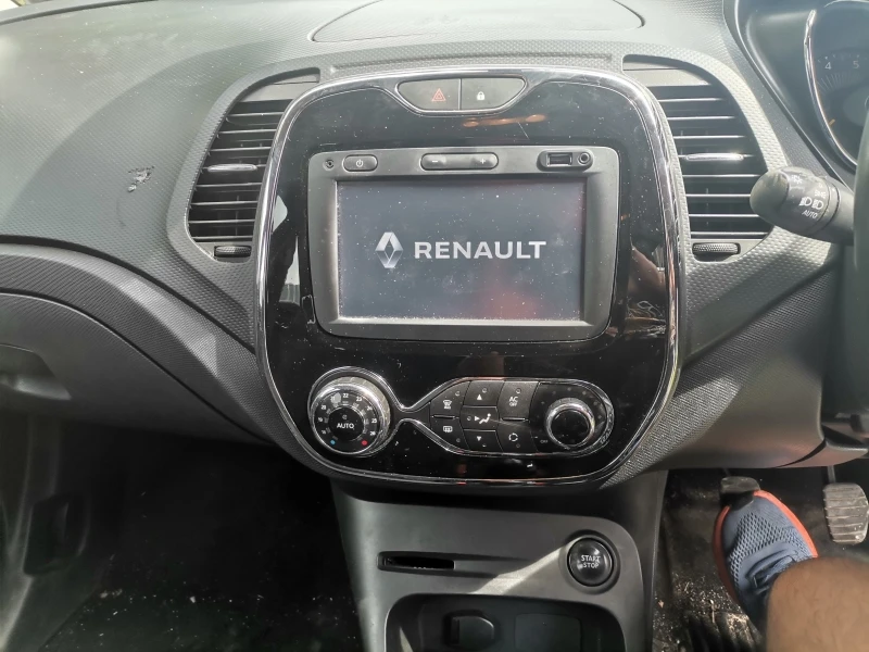 Renault Captur 1.5 дизел, снимка 10 - Автомобили и джипове - 37902839