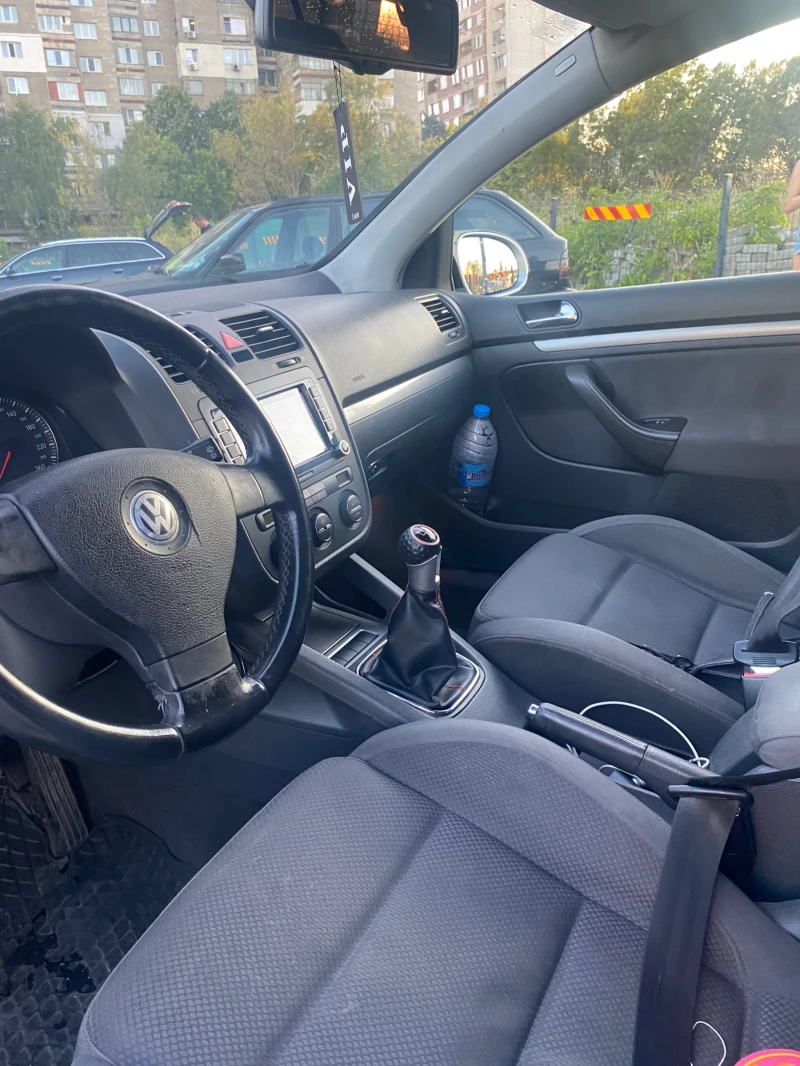 VW Golf, снимка 16 - Автомобили и джипове - 47828391