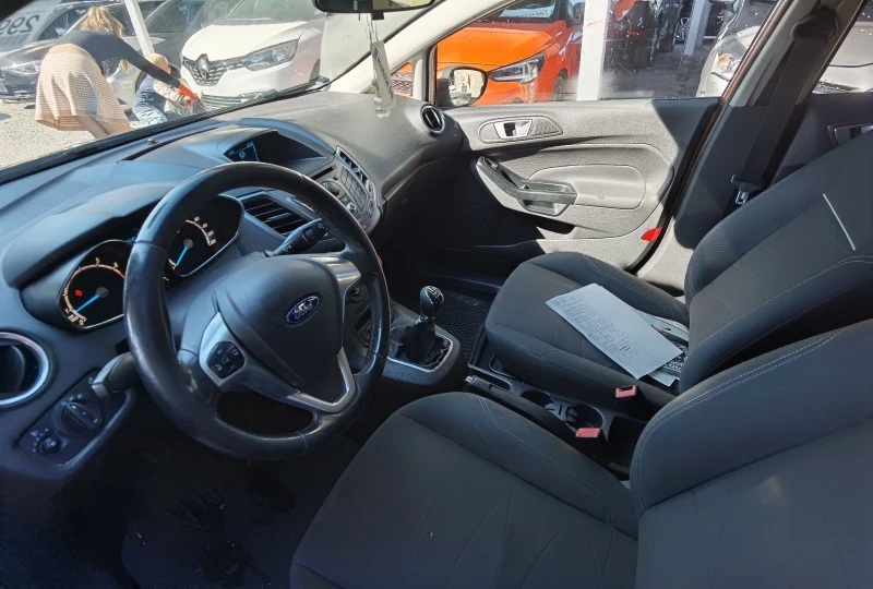 Ford Fiesta, снимка 15 - Автомобили и джипове - 47610911