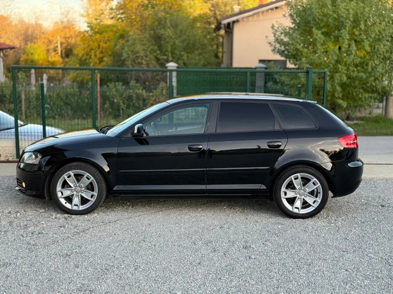Audi A3 FACELIFT* 1.6TDI* 105кс* 17" ДЖАНТИ* КЛИМАТРОН, снимка 5 - Автомобили и джипове - 52238173