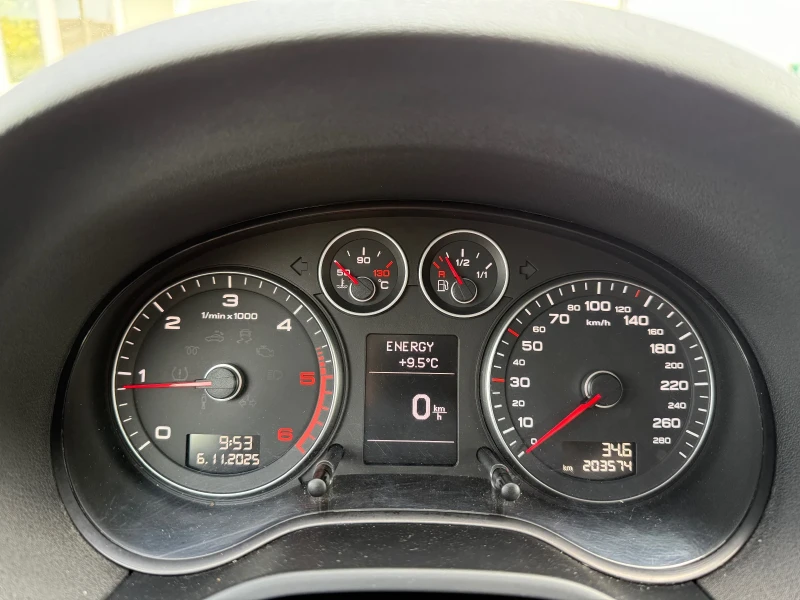Audi A3 FACELIFT* 1.6TDI* 105кс* 17" ДЖАНТИ* КЛИМАТРОН, снимка 14 - Автомобили и джипове - 52238173