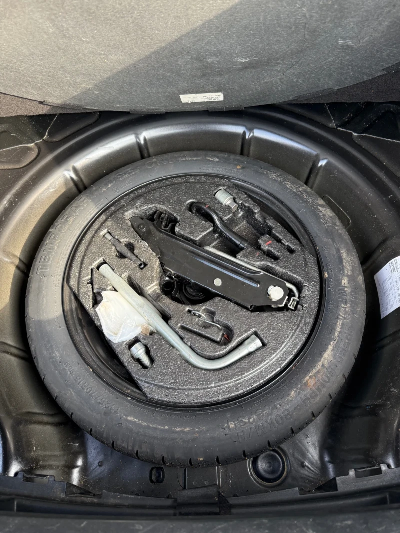 Audi A3 FACELIFT* 1.6TDI* 105кс* 17" ДЖАНТИ* КЛИМАТРОН, снимка 13 - Автомобили и джипове - 52238173