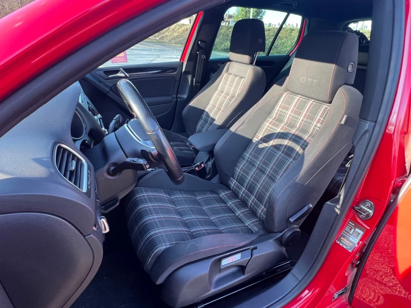 VW Golf 2.0 GTI, снимка 5 - Автомобили и джипове - 52912804