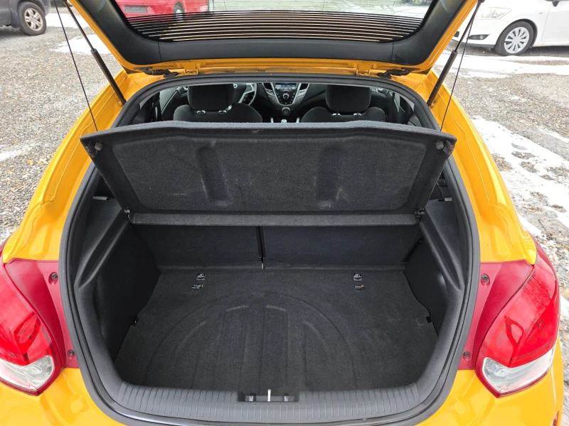 Hyundai Veloster  1.6Gdi 140k.s, снимка 14 - Автомобили и джипове - 53056317