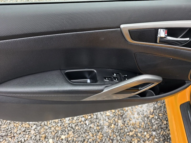 Hyundai Veloster  1.6Gdi 140k.s, снимка 10 - Автомобили и джипове - 53056317