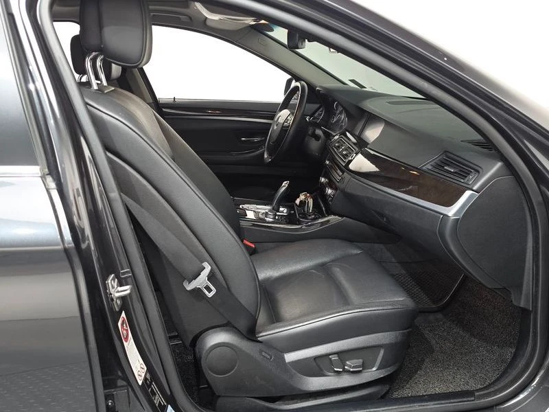 BMW 525 525d xDrive| 204к.с.| ВКЛ.ТЕХНОТЕСТ, снимка 11 - Автомобили и джипове - 55610461