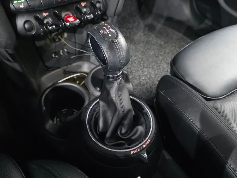 Mini Cooper Basic Model 3Rd Generation, снимка 9 - Автомобили и джипове - 55901154