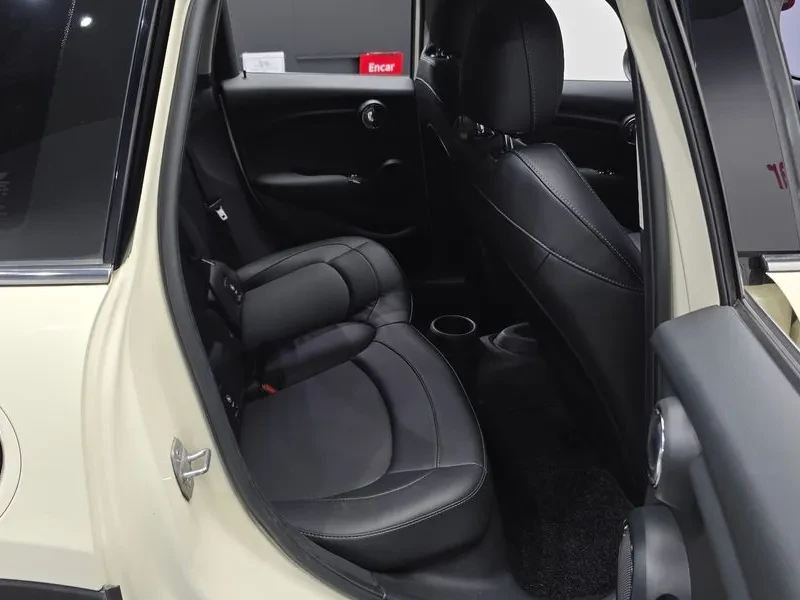 Mini Cooper Basic Model 3Rd Generation, снимка 11 - Автомобили и джипове - 55901154