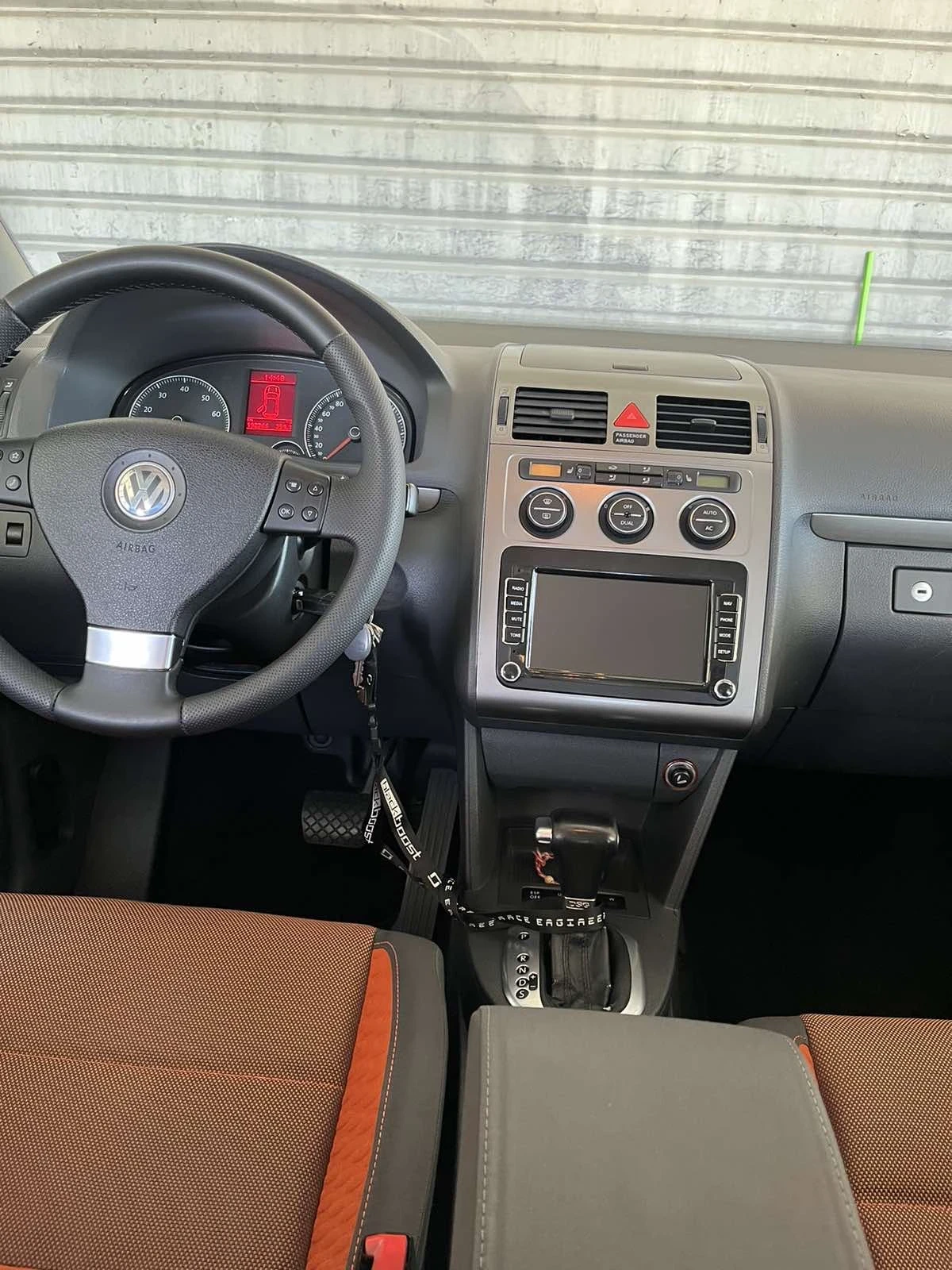 VW Touran Tuaran crass 1.4 TSI - изображение 4