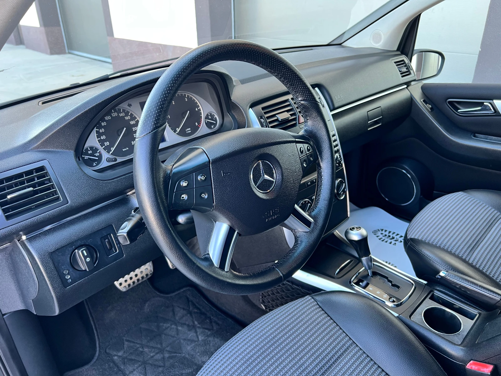 Mercedes-Benz B 180 2, 0 CDi-109k.c.ABTOMATИК НАВИ FACELIFT - изображение 5