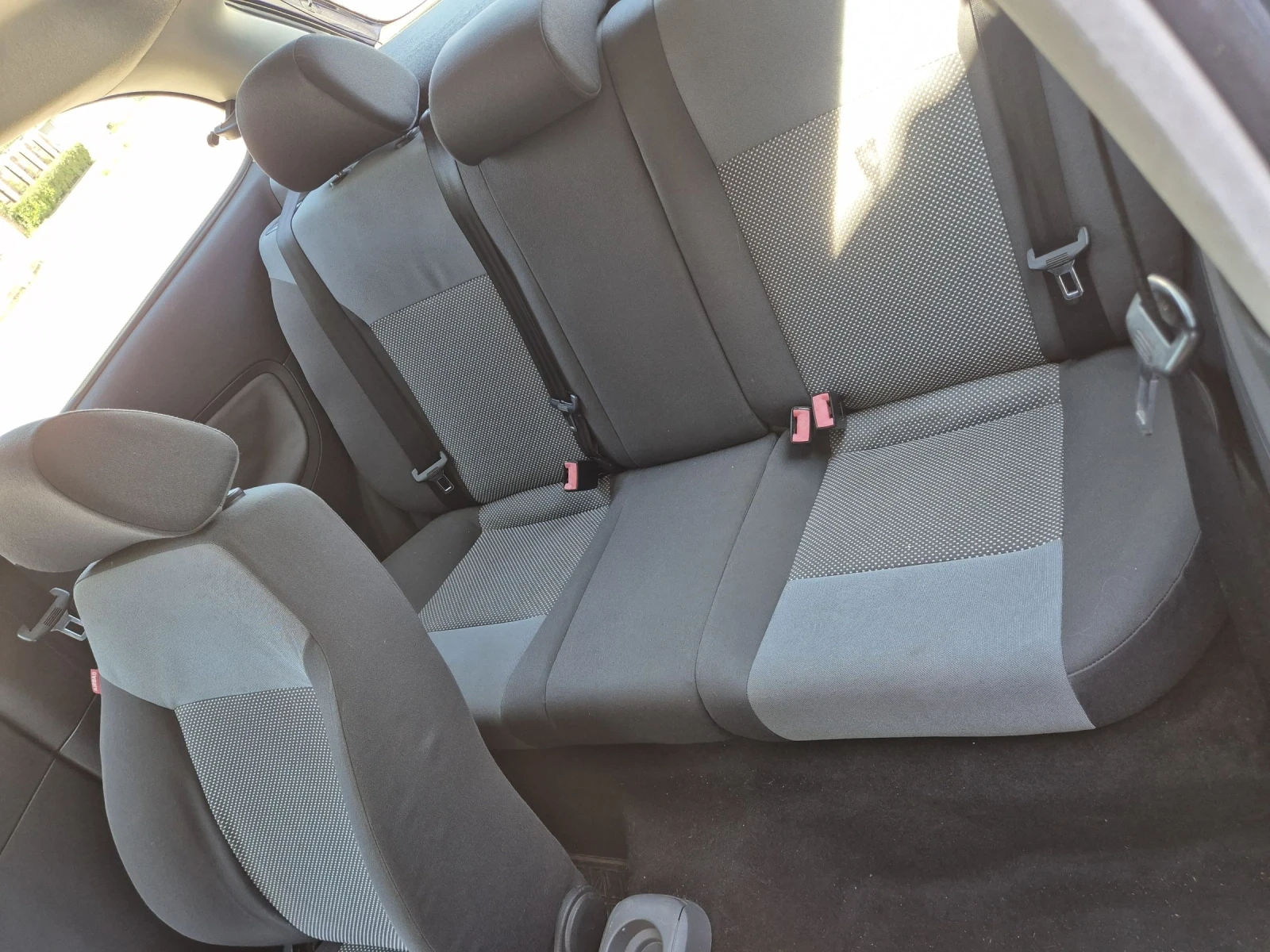 Seat Ibiza 1.4 газ/бензин - изображение 8