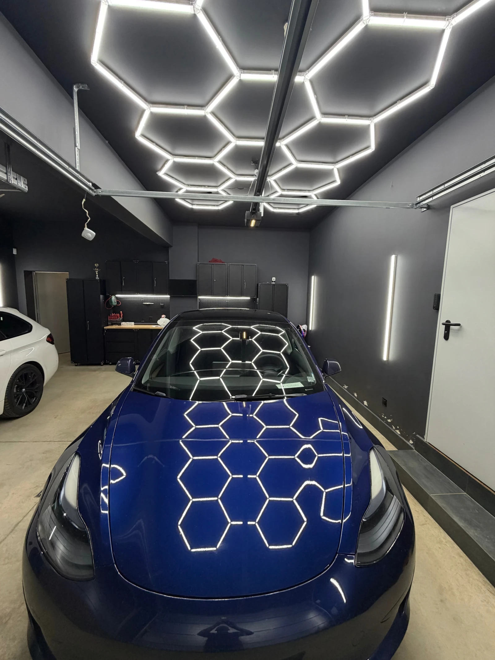 Tesla Model 3 SR   -   2028 . | Mobile.bg   1