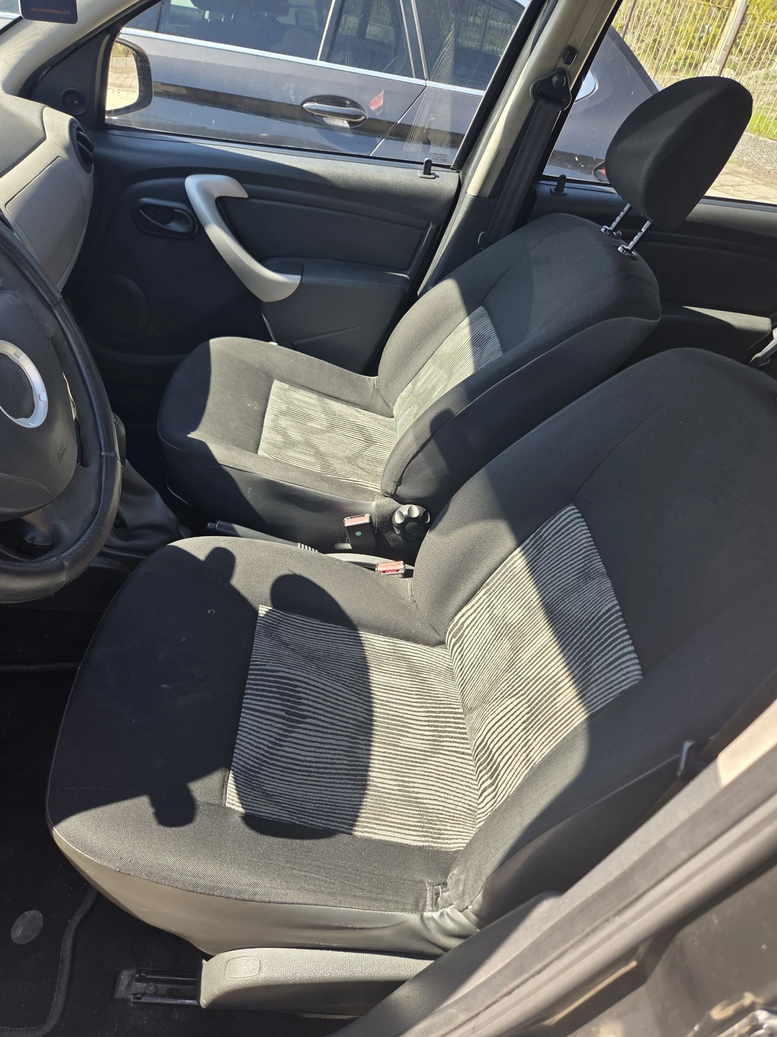 Dacia Sandero 1.5дизел 90кс.2007г, снимка 8 - Автомобили и джипове - 54127654