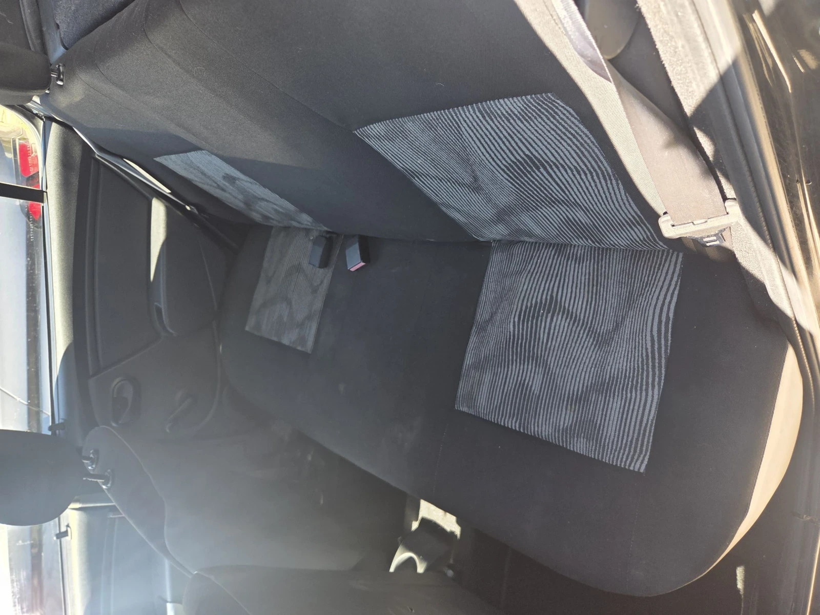 Dacia Sandero 1.5дизел 90кс.2007г, снимка 9 - Автомобили и джипове - 54127654