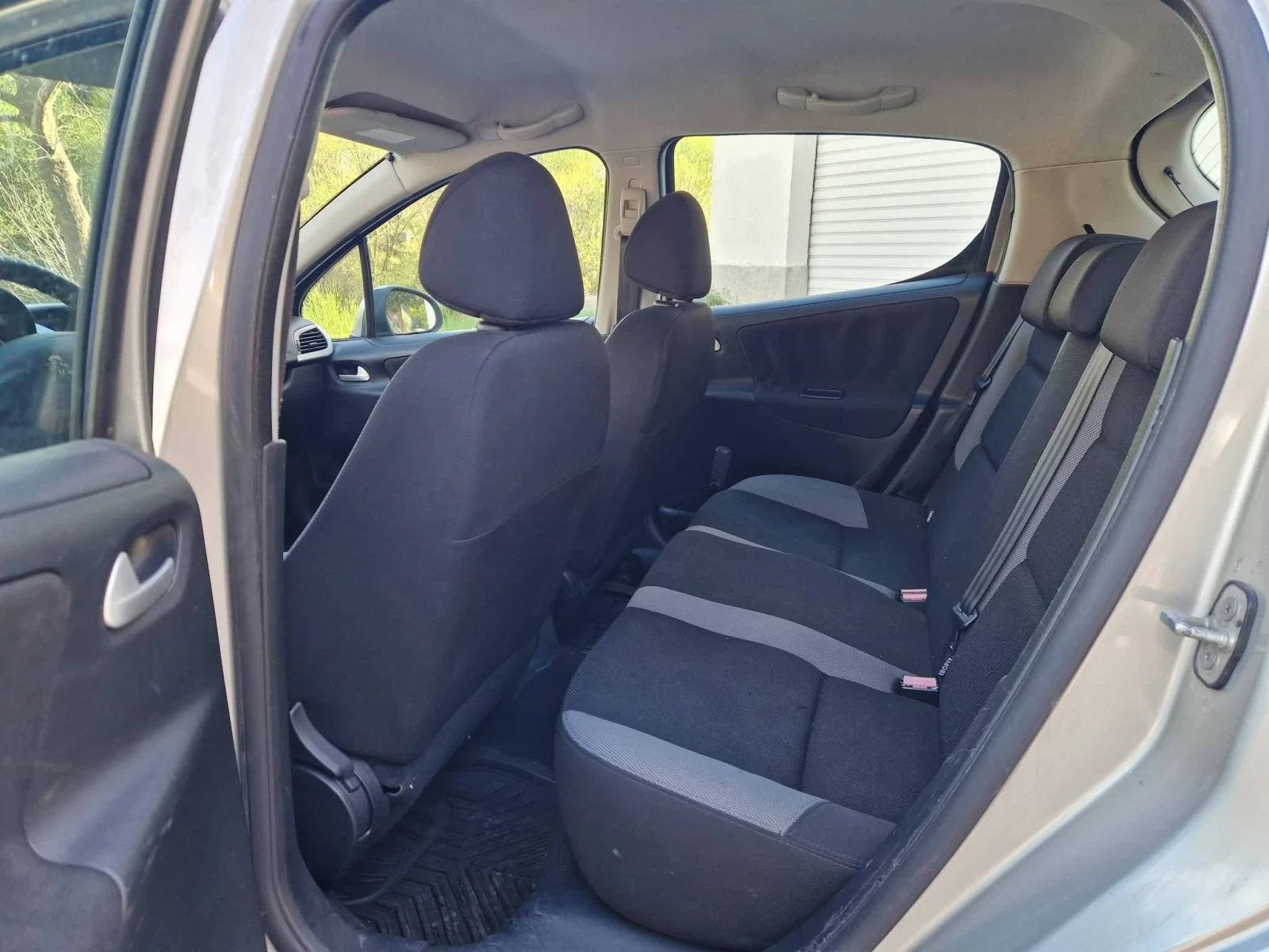 Peugeot 207 1.6 HDI , снимка 10 - Автомобили и джипове - 54546907