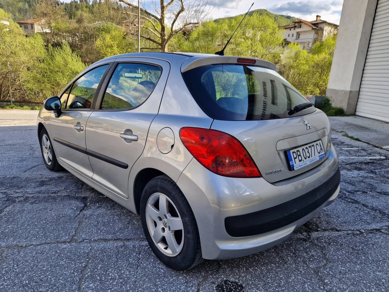 Peugeot 207 1.6 HDI , снимка 6 - Автомобили и джипове - 54546907