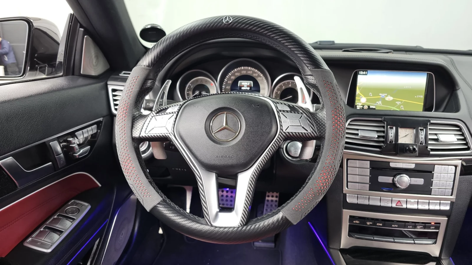 Mercedes-Benz E 400 AMG V6 Biturbo/ CARFAX, снимка 5 - Автомобили и джипове - 54758167